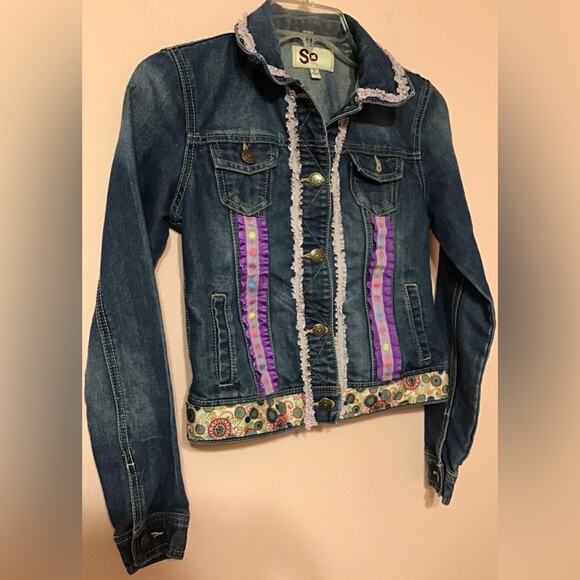 So girls jean jacket size small - Picture 2 of 5